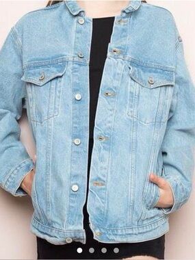 Brandy Melville John Galt Light Blue Wash Denim Jacket One Size